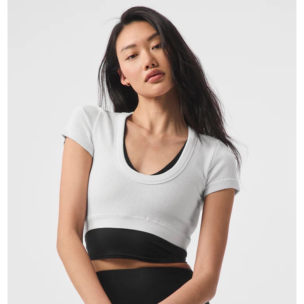 ALO Seamless Ribbed Serene Short Sleeve Cropped Top